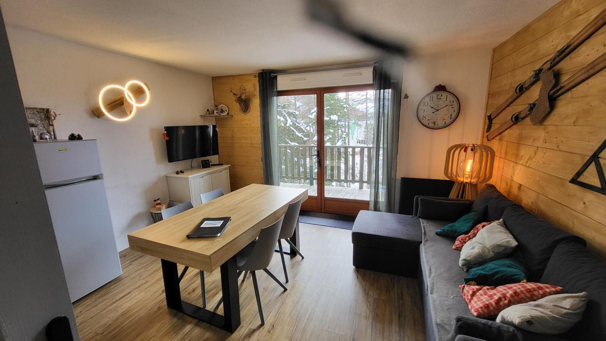Appartement 4 A 6 Personnes - Chalets D'Aurouze - La Joue Du Loup Saint-Étienne-en-Dévoluy Dış mekan fotoğraf